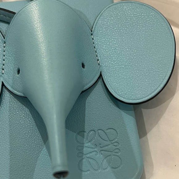 LOEWE iphone 12 elephant phone case with removable strap - Picture 4 of 4